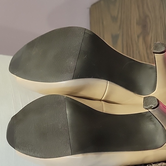 Beige open toe heels size 5.5 - Picture 4 of 4